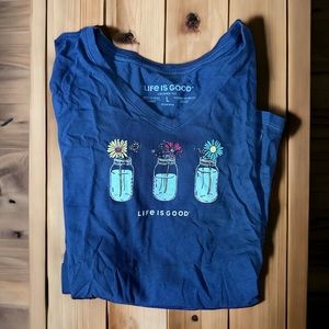 Life is Good Women’s L V-neck short sleeve top